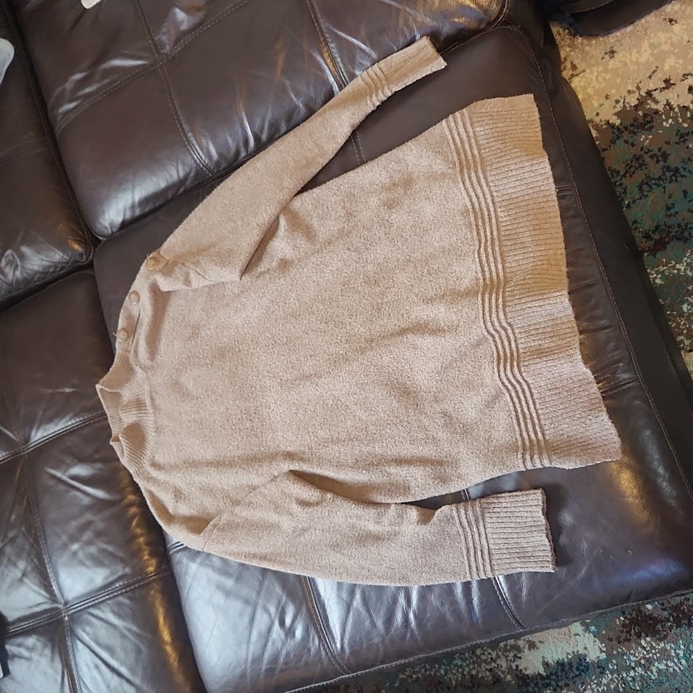 Long sweater that covers the butt